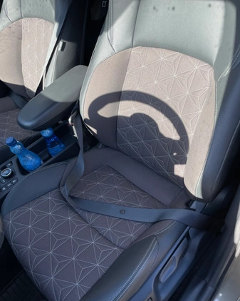 Toyota Yaris Cross cena 120000 przebieg: 18000, rok produkcji 2022 z Serock małe 596